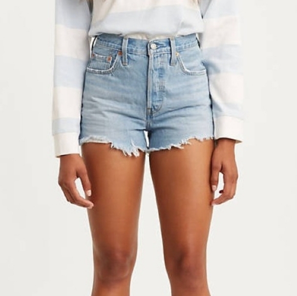 Levis 501 Shorts Like New Light Wash Size 26 - Picture 3 of 7